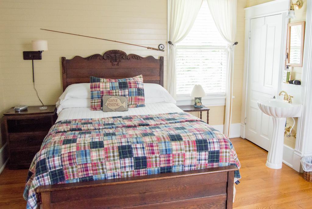 Mountain Rose Inn Woolwine Екстер'єр фото