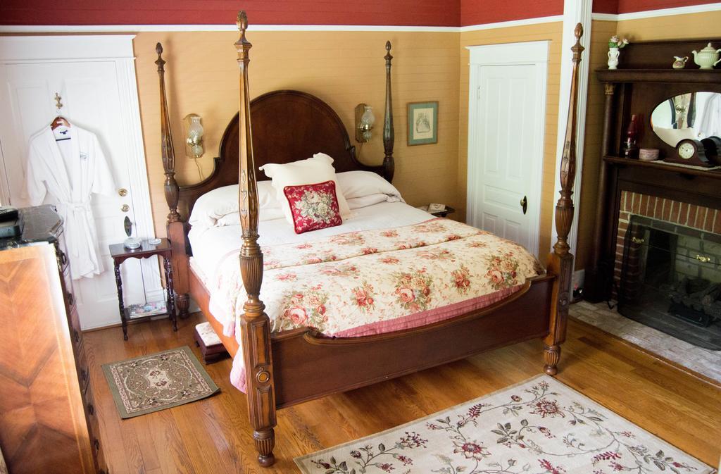 Mountain Rose Inn Woolwine Екстер'єр фото